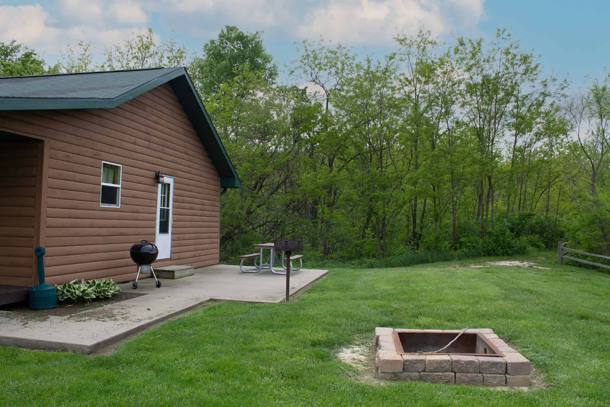 three bedroom cabins in shelbyville illinois