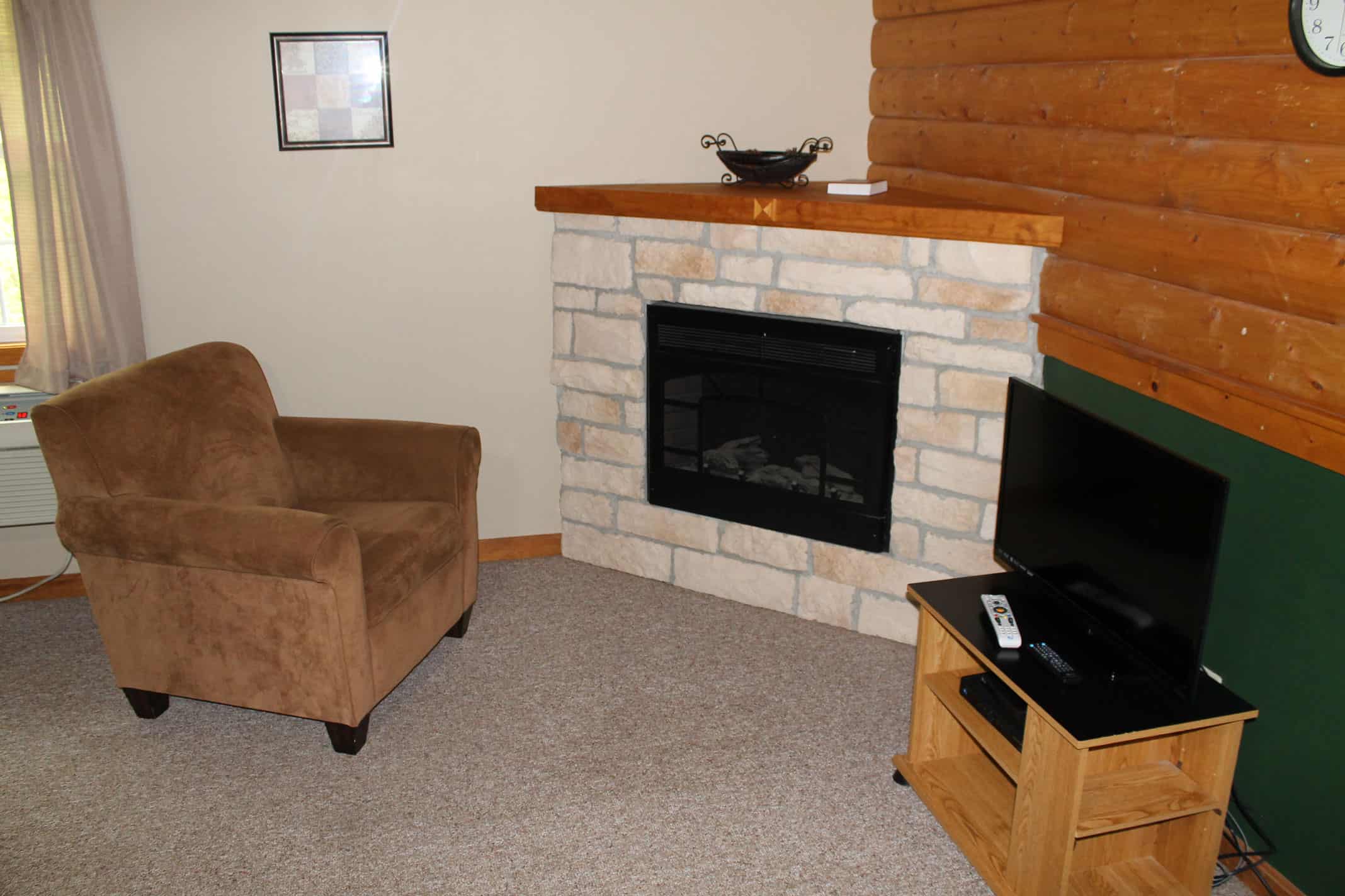fireplace inside a three bedroom cabin renal shelbyville illinois