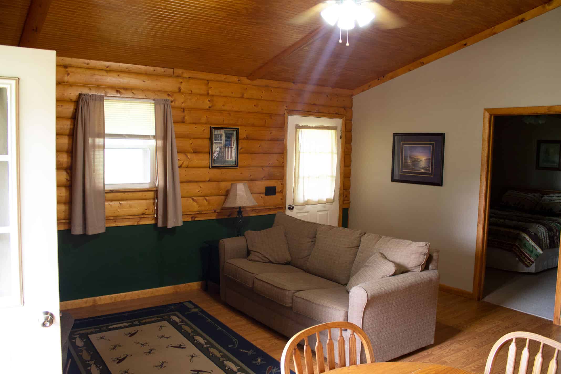 whitetail-crossing-cabins-one-bedroom-12-16-cabins-gallery-03