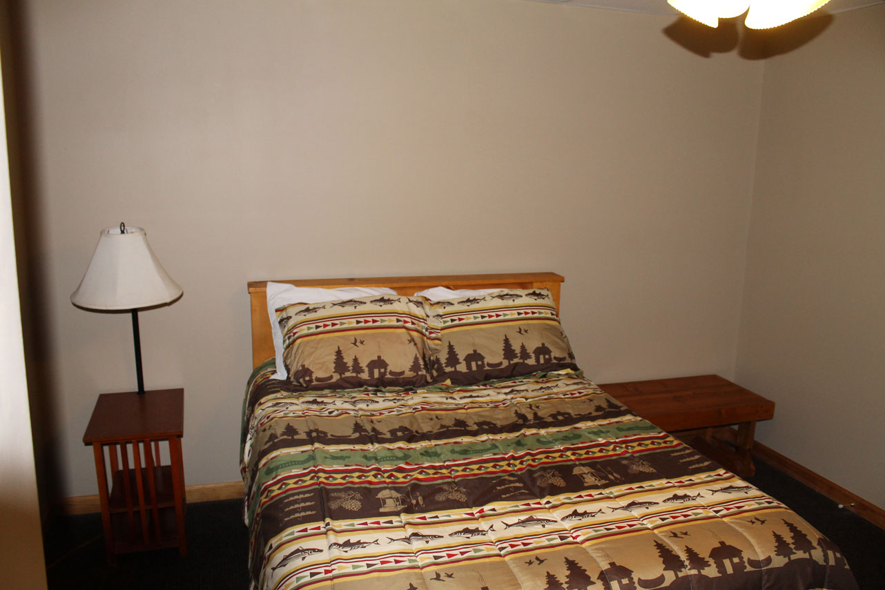 bedroom for a cabin vacation rental shelbyville illinois
