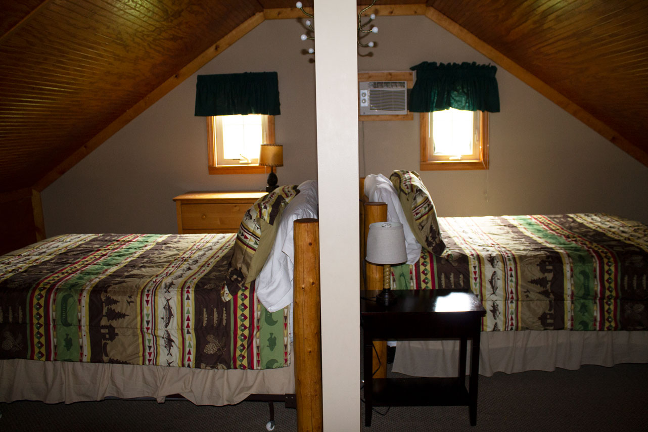 bedroom for a cabin rental in shelbyville illinois