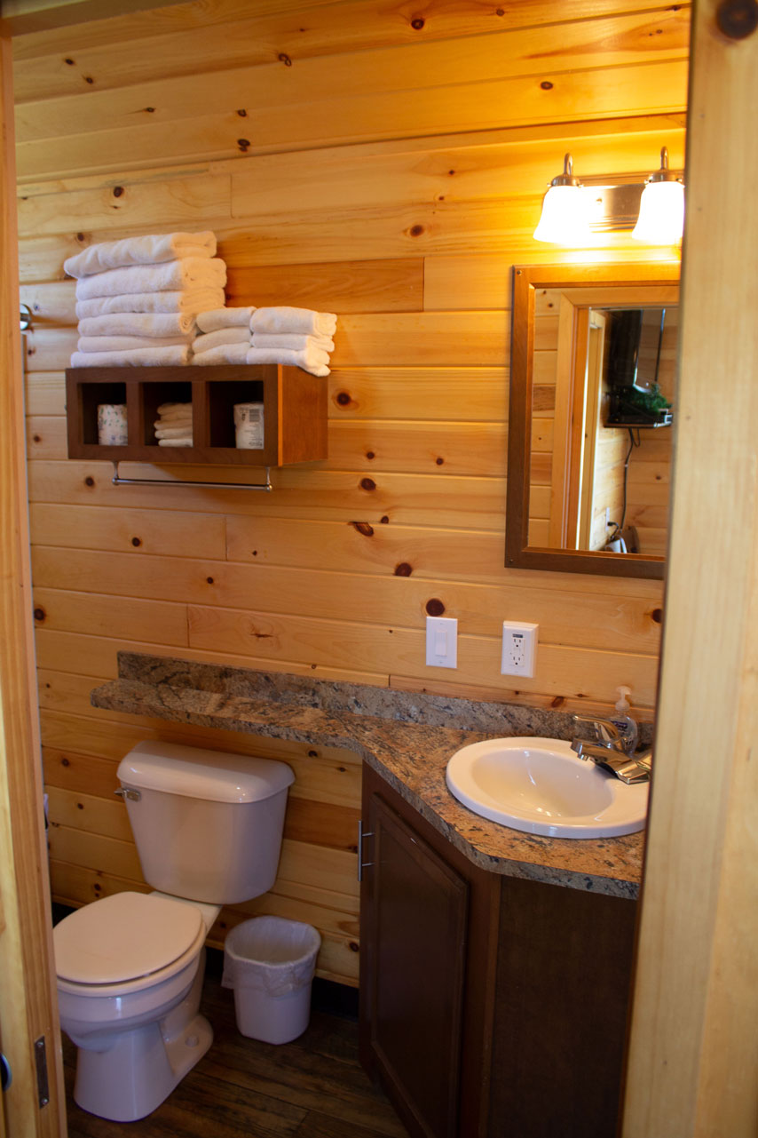 whitetail-crossing-cabins-tinyhouse02-gallery-09