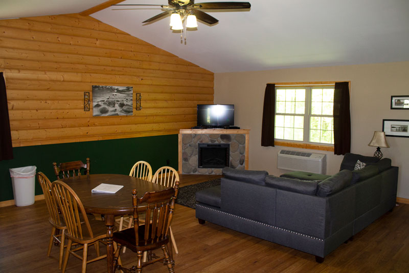 whitetail-crossing-cabins-two-bedroom-6-7-11-14-cabins-gallery-13