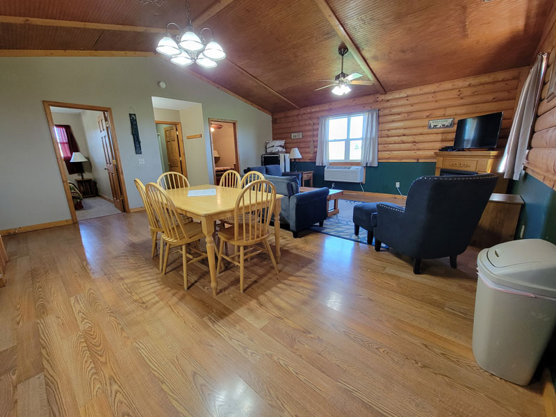 whitetail-crossing-cabins-two-bedroom-6-7-11-14-cabins-gallery-20