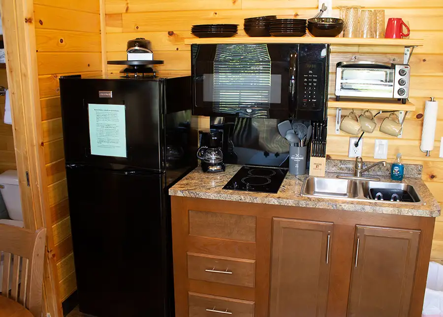 whitetail-crossing-cabins-shelbyville-il-tiny-house-01-gallery-01