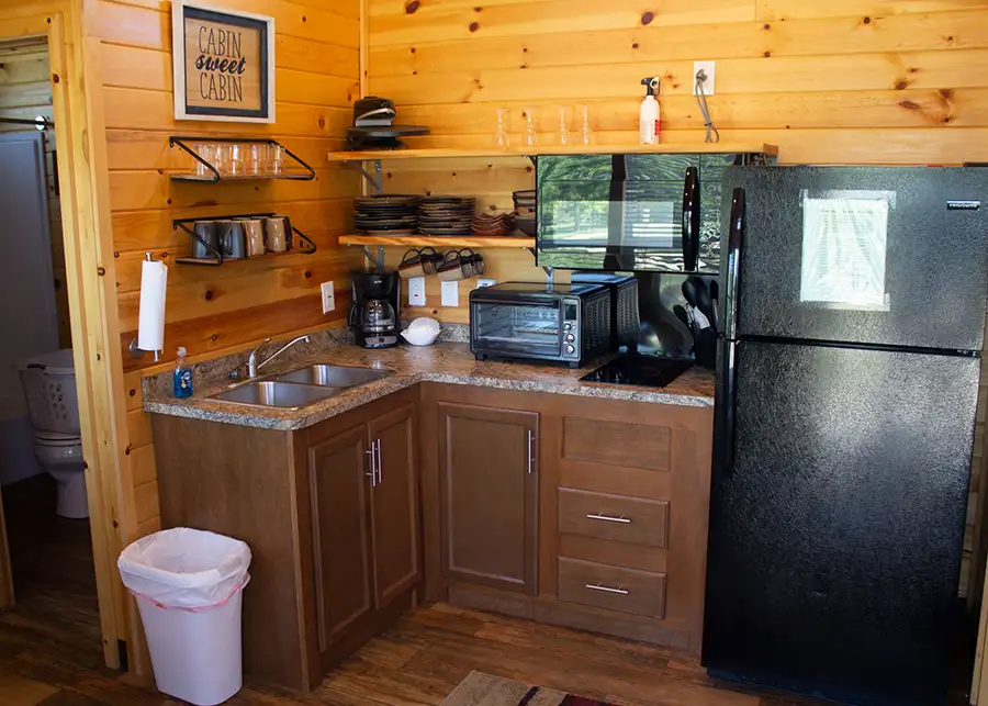 whitetail-crossing-cabins-shelbyville-il-tiny-house-02-gallery-01