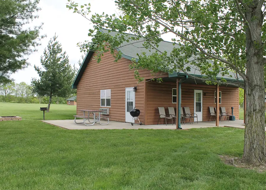 four bedroom vacation cabin rental for the shelbyville illinois area cabin number 17